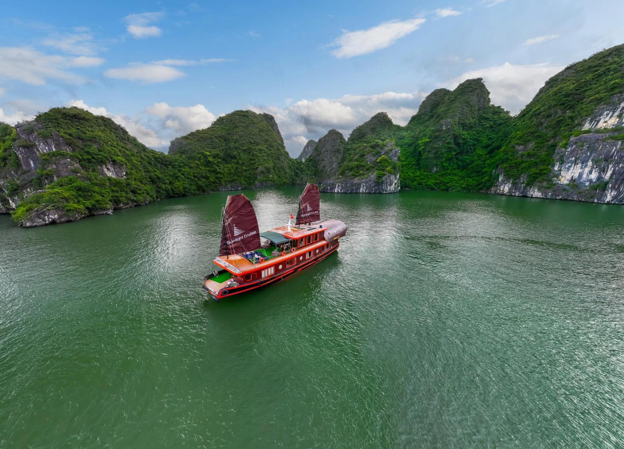 Sunlight Boutique Cruise - Cat Ba Island Hotel Hạ Long Ngoại thất bức ảnh