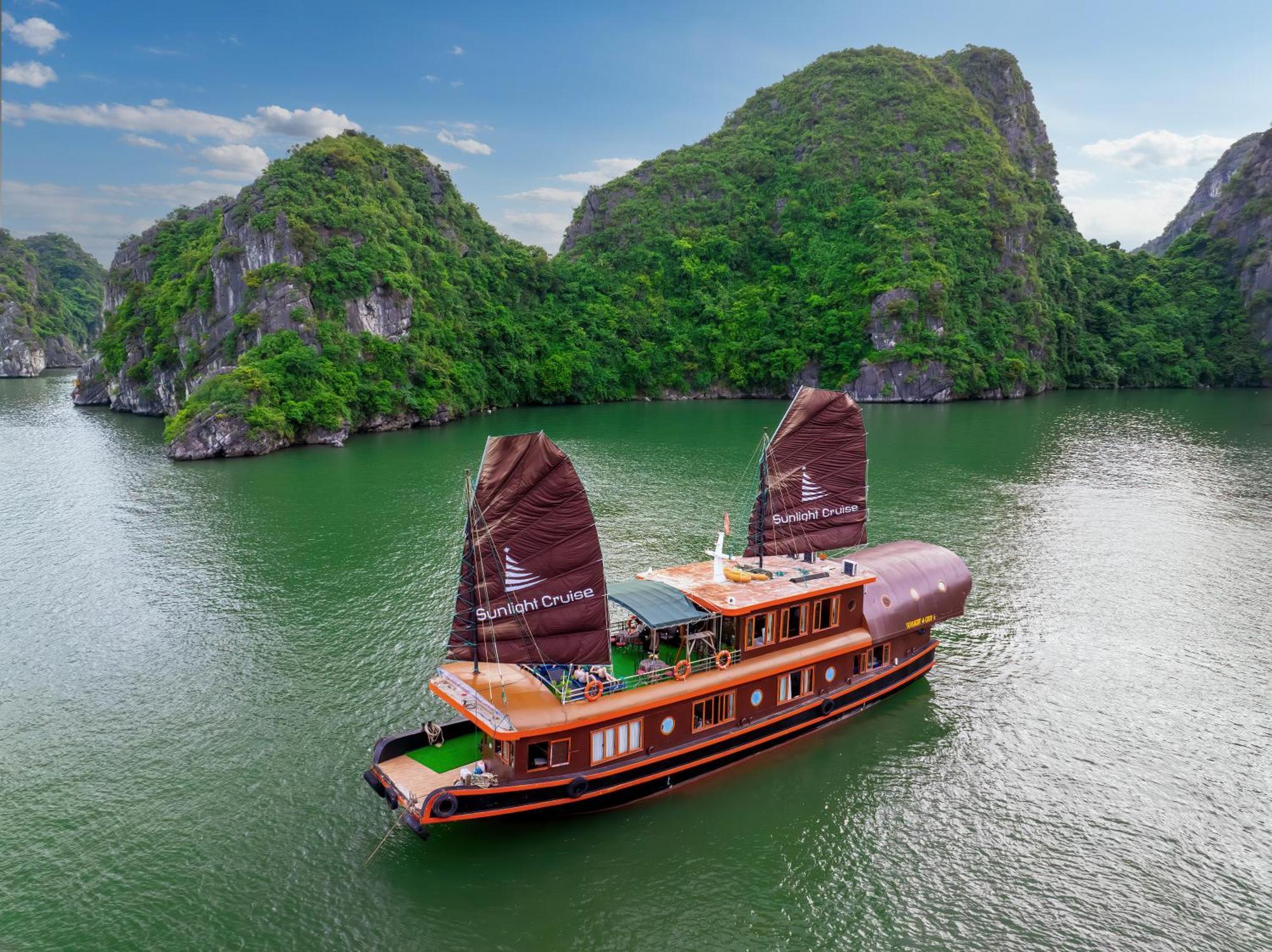 Sunlight Boutique Cruise - Cat Ba Island Hotel Hạ Long Ngoại thất bức ảnh