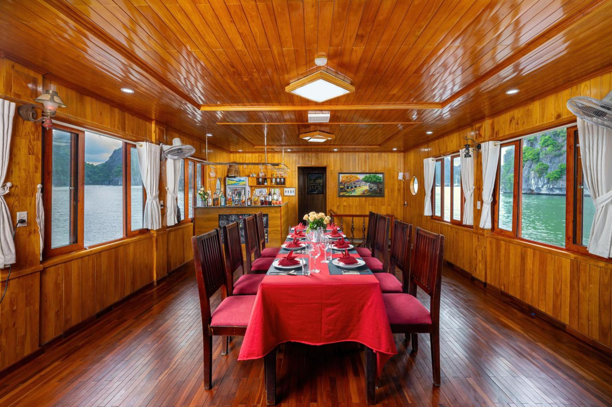 Sunlight Boutique Cruise - Cat Ba Island Hotel Hạ Long Ngoại thất bức ảnh